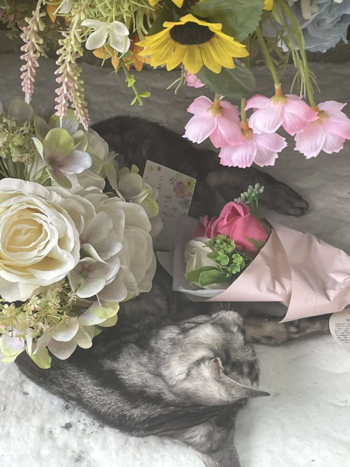 お花に包まれた祭壇でのお見送り