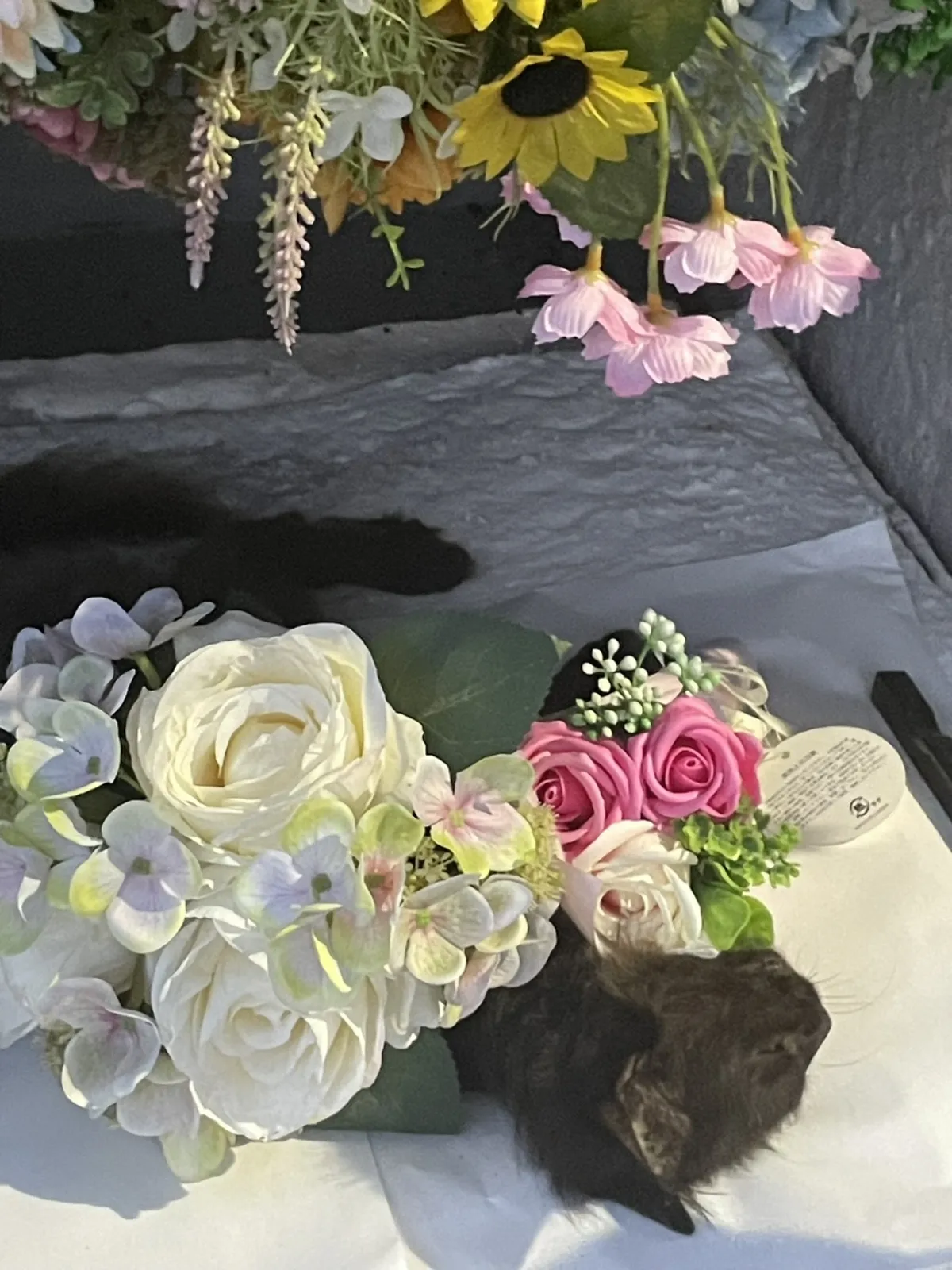 お花に囲まれた祭壇でのお見送り